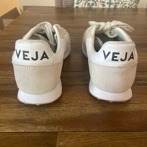 Veja Sneakers Size 8